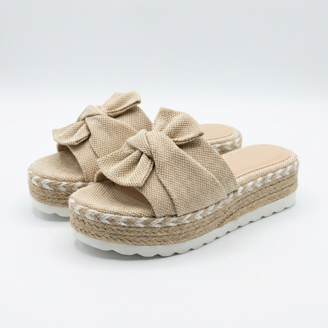 Women's Summer Sandals with Sculpted Bow Design