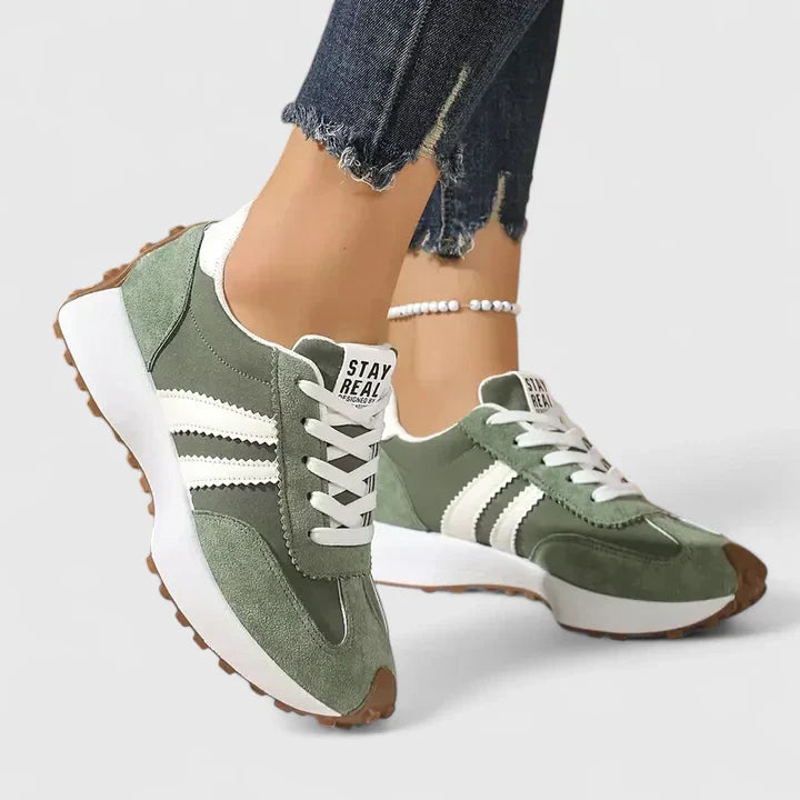 Women's Retro Sneakers with Chunky Sole and Contrast Paneling