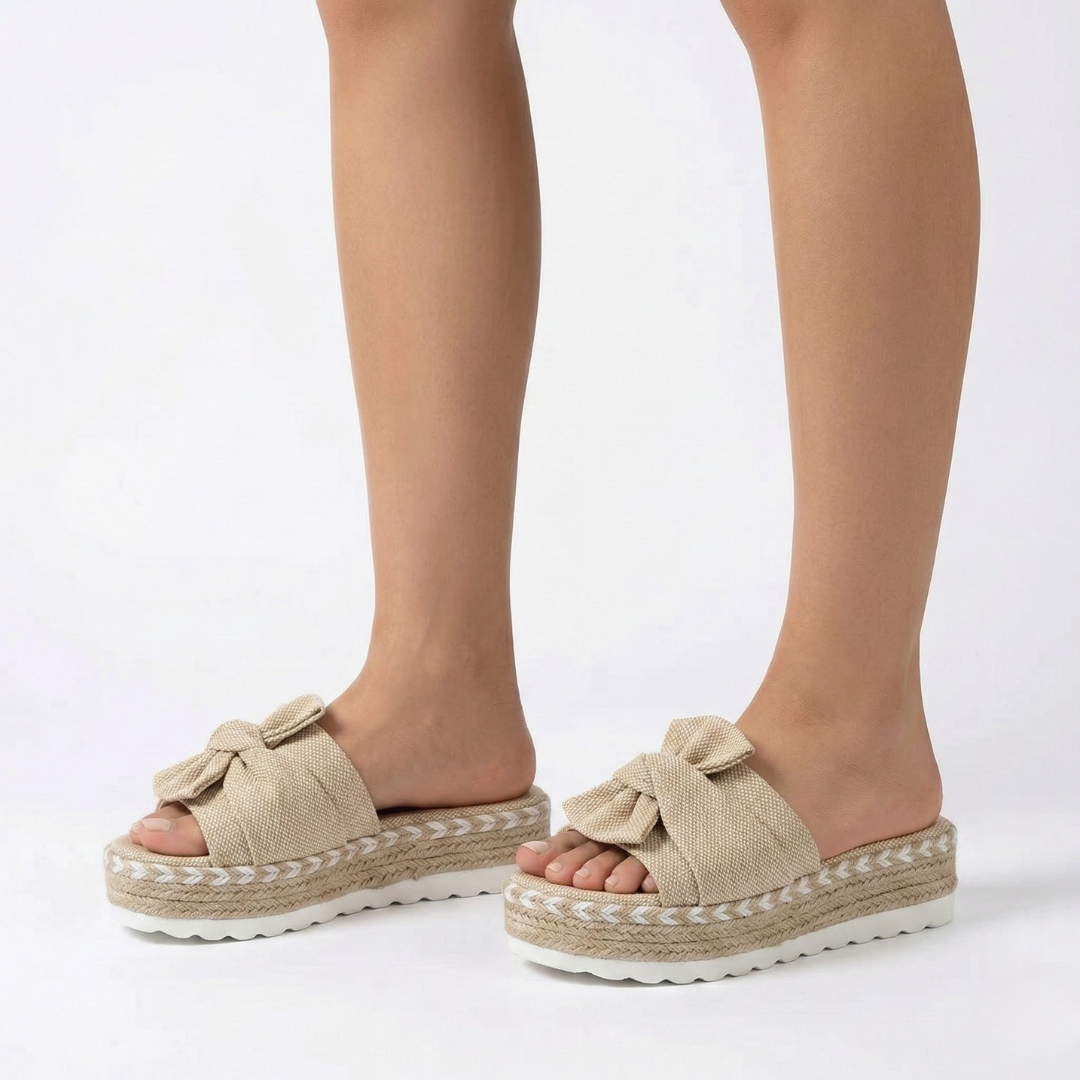 Women's Summer Sandals with Sculpted Bow Design