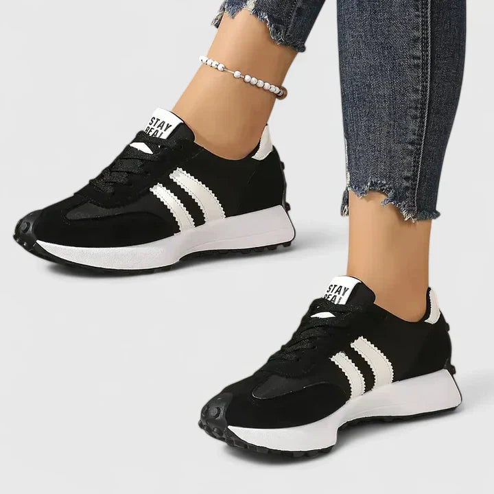 Women's Retro Sneakers with Chunky Sole and Contrast Paneling